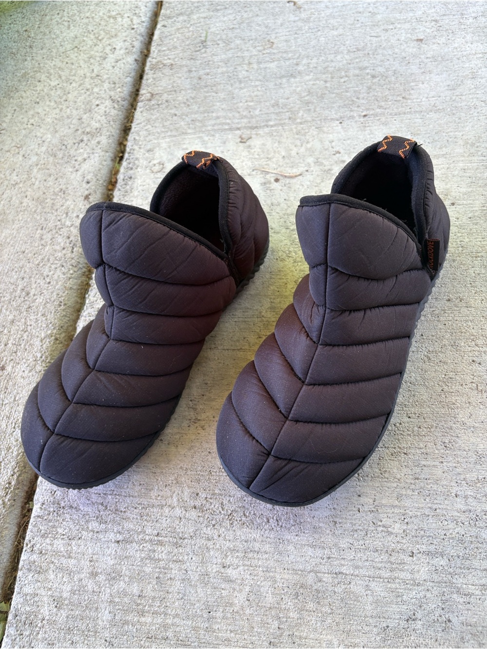 RockDove Women's Alpinz Puffer Bootie — Black Quilted Slippers — Size 10 🥾